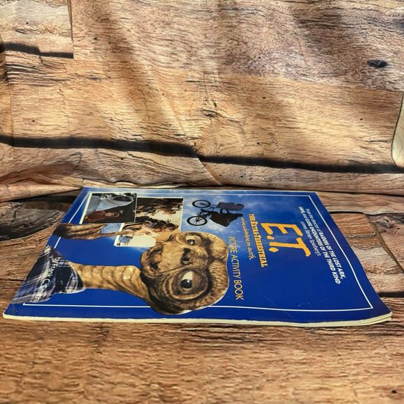 Vtg 1982 ET Extra-Terrestrial Picture Activity Coloring Book Steven Spielberg - Picture 5 of 9